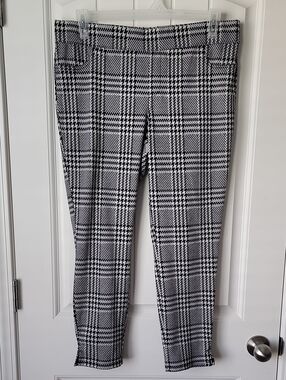Utopia By Hue Black and White Plaid Women's XL Leggings/Pants